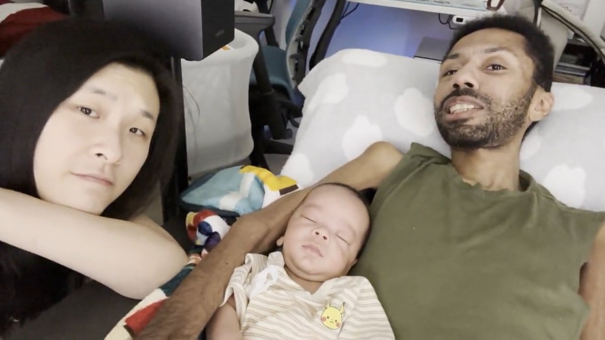 Daniel “DC” Coke w szpitalu z żoną i dzieckiem