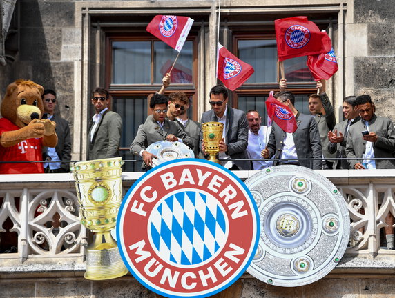 epa07602770 - GERMANY SOCCER FC BAYERN MUNICH (FC Bayern Munich celebrates German championship and DFB Cup Final)