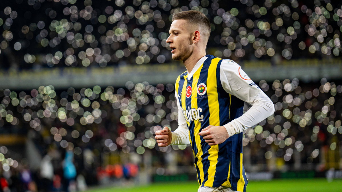 Sebastian Szymański w barwach Fenerbahce w meczu z Ankaragucu