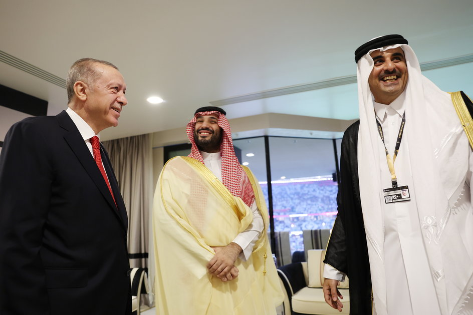 Prezydent Turcji Recep Erdogan, książę koronny Arabii Saudyjskiej Mohammed bin Salman Al Saud i Emir Kataru Tamim bin Hamad Al Thani