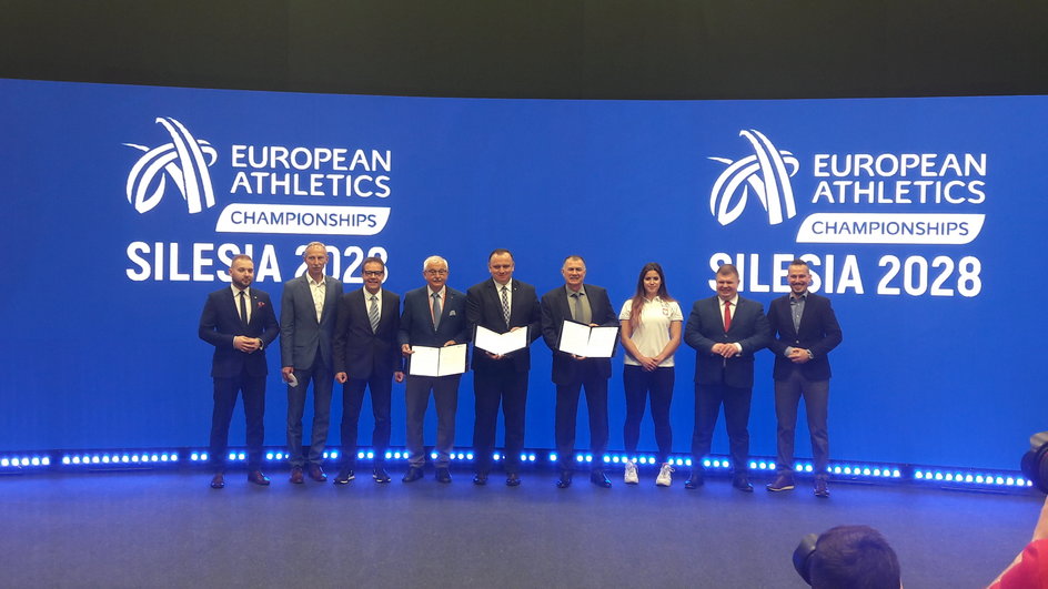 Władze samorządowe, European Athletics oraz PZLA chwile po podpisaniu listu intencyjnego