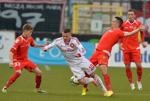 PIŁKA NOŻNA LIGA POLSKA WIDZEW ŁÓDŹ WISŁA KRAKÓW (Bartłomiej Kasprzak Marcin Kaczmarek Łukasz Garguła )