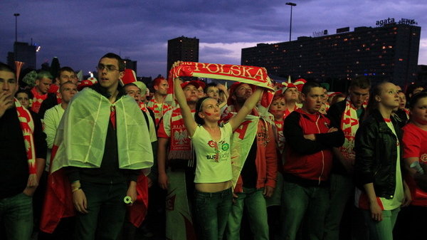 Strefa kibica pod katowickim Spodkiem w trakcie Euro 2012, fot. Tomek Kawka / mmsilesia.pl