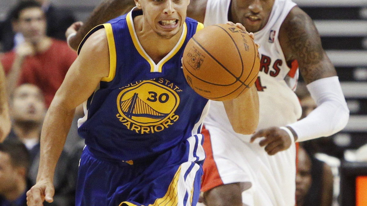 Stephen Curry (L)