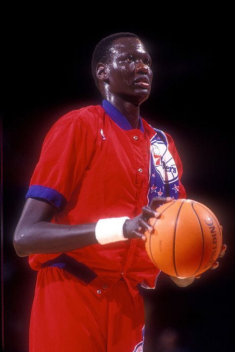 Manute Bol (zdjęcie z 1993 roku)