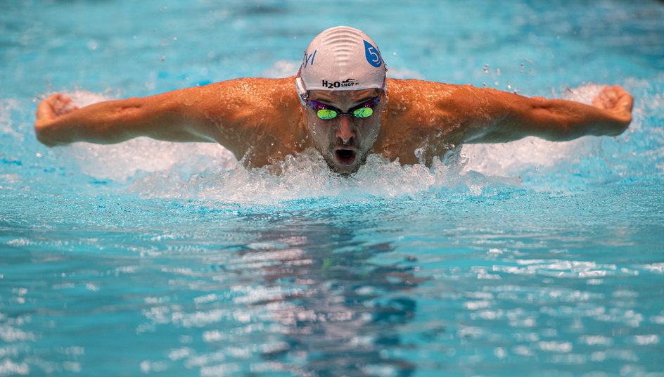 Podczas ME 2019 na krótkim basenie w Glasgow Cieślak zdobył dwa medale: brąz na 100 m delfinem i srebro w sztafecie 4x50 m kraulem.