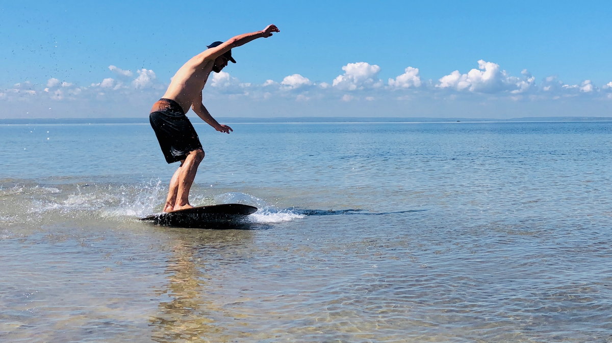 Libero reprezentacji Polski i Jastrzębskiego Węgla Jakub Popiwczak zakochał się w skimboardzie