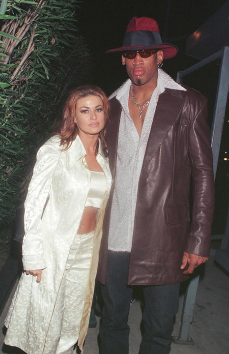 Dennis Rodman i Carmen Electra w 1999 roku