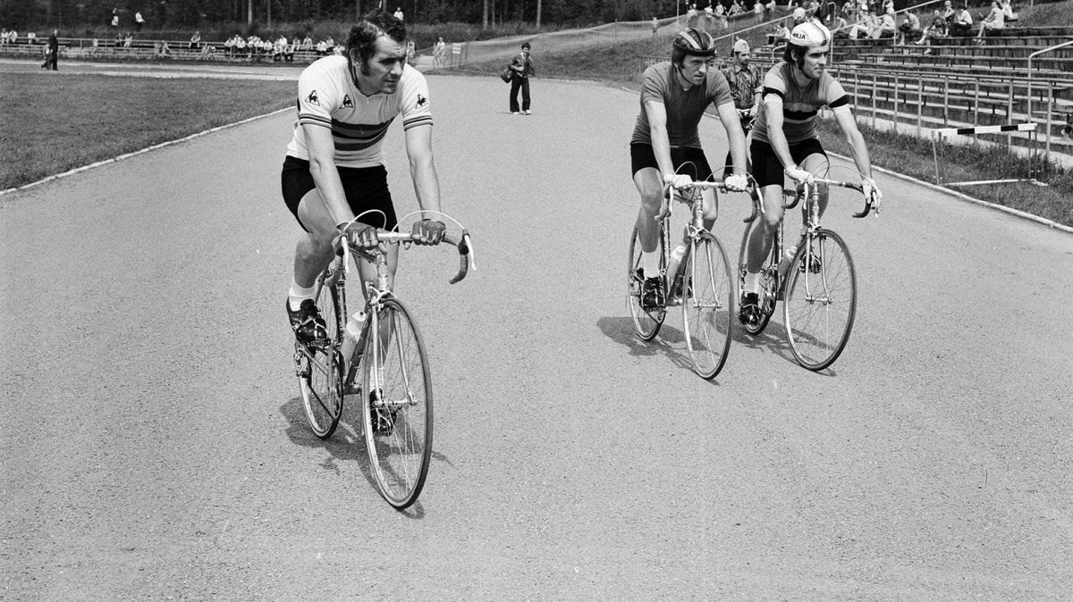 Od lewej: Ryszard Szurkowski, Stanisław Szozda i Janusz Kowalski. Rok 1974.