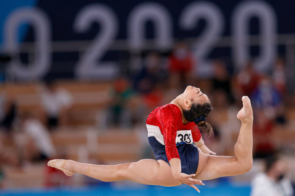 Simone Biles podczas rozgrywek w Tokio, przed rezygnacją