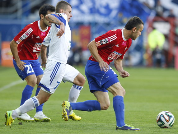 PIŁKA EKSTRAKLASA PIAST GLIWICE RUCH CHORZÓW ( Piotr Brożek Jakub Kowalski )