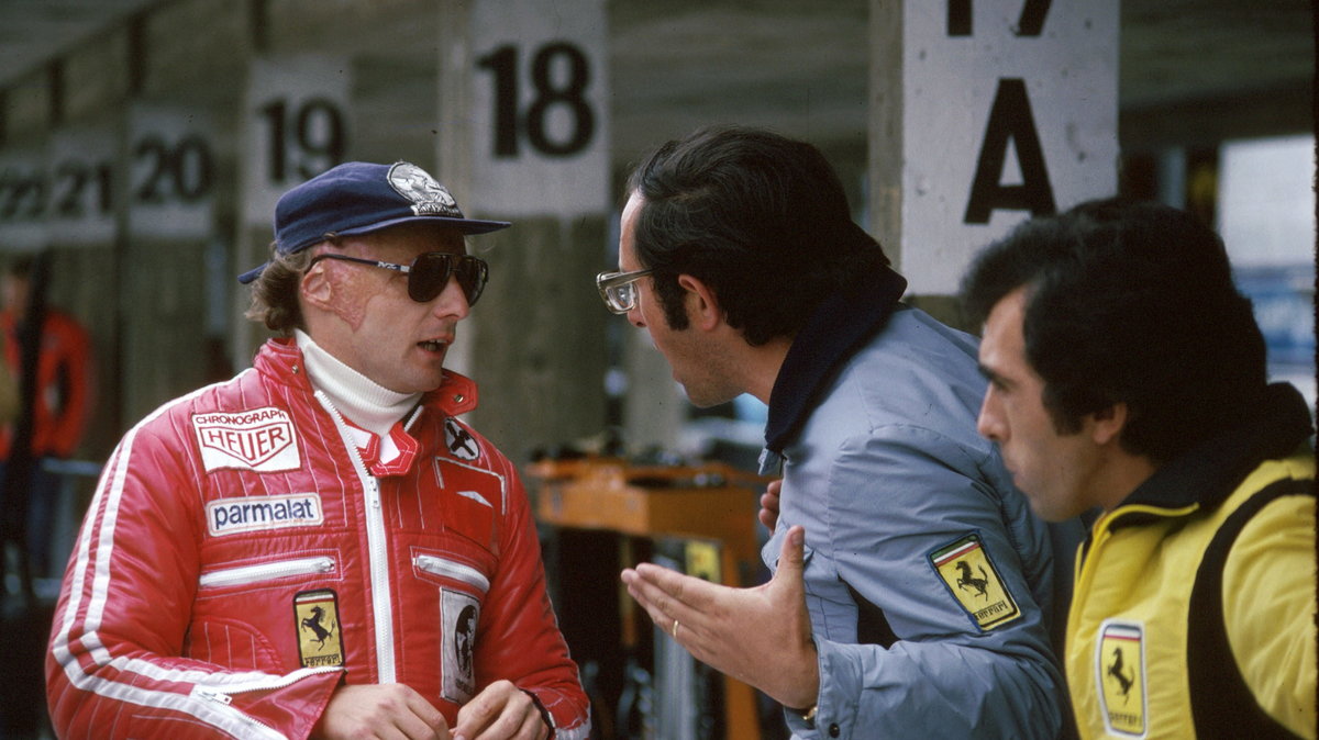 Niki Lauda (z lewej) i Mauro Forghieri (w środku)