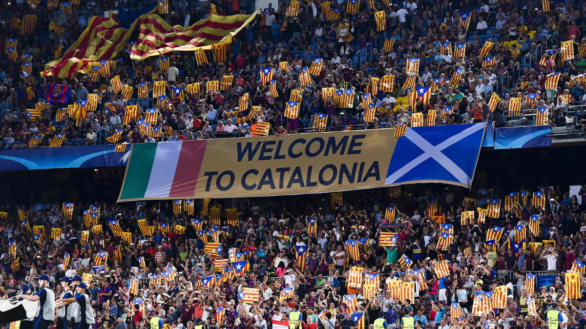 Estelady i baner "Witamy w Katalonii"