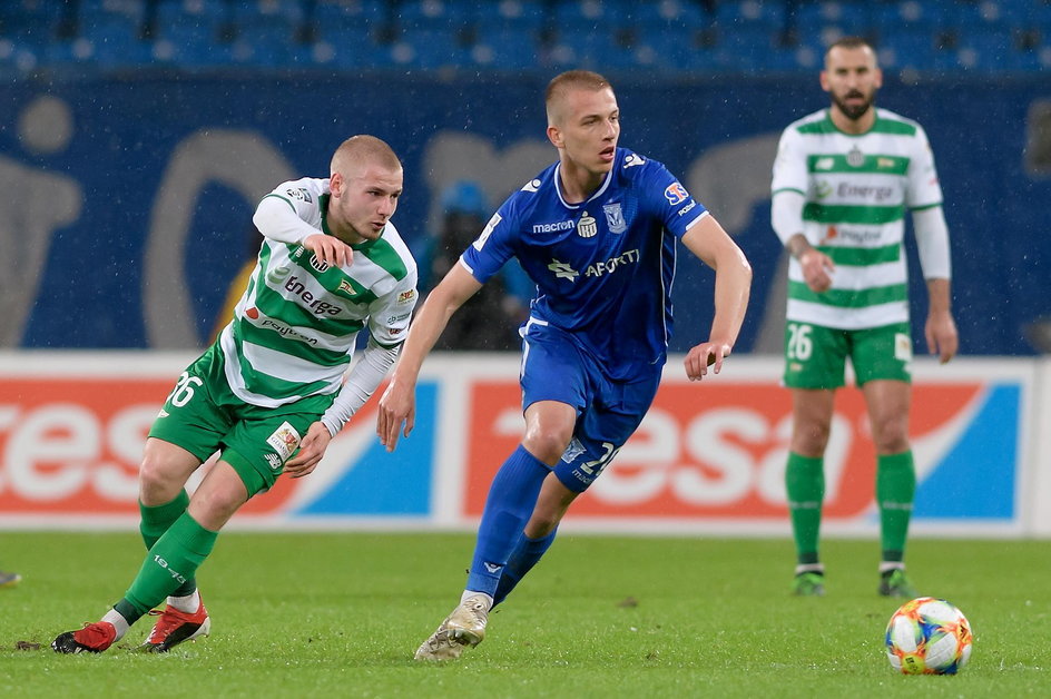 Mateusz Skrzypczak podczas meczu Lech - Lechia w sezonie 18/19