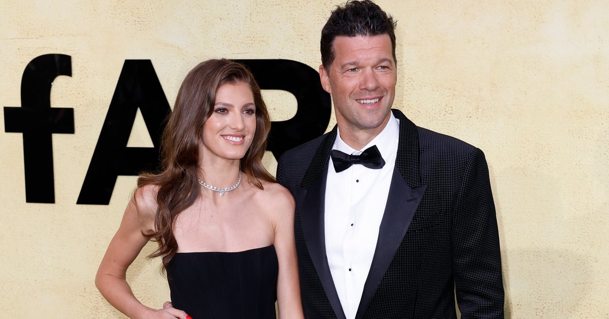 Gwiazdor zabrał ukochaną na galę. Jest od niego młodsza o 25 lat