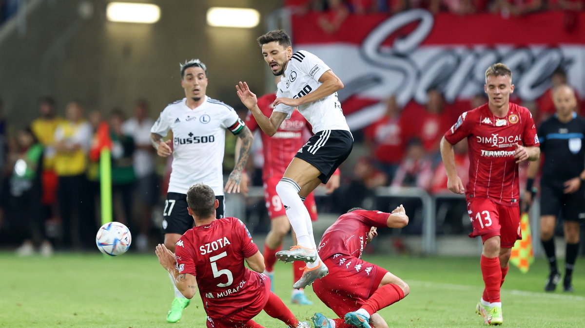 W rundzie jesiennej Legia wygrała w Łodzi 2:1