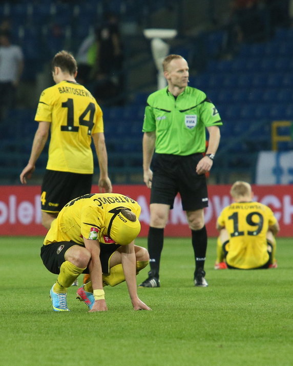 PIŁKARSKA EKSTRAKLASA WISŁA KONTRA WIDZEW