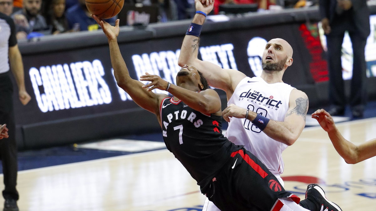 Marcin Gortat w meczu z Toronto Raptors