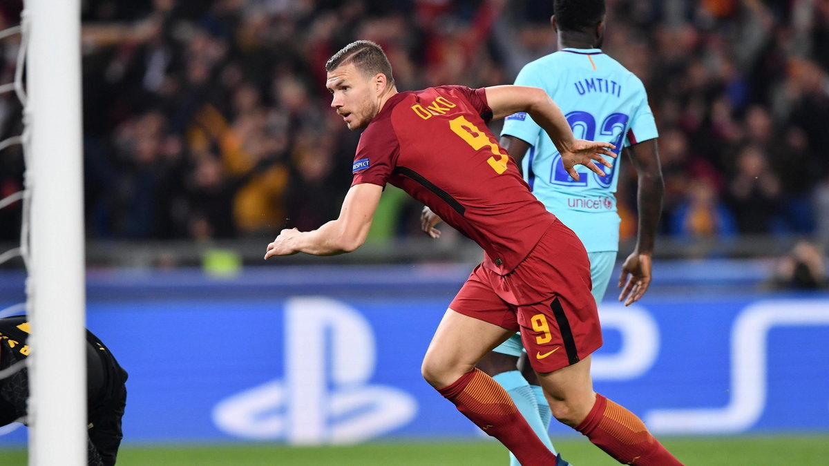 Edin Dzeko w meczu z FC Barcelona