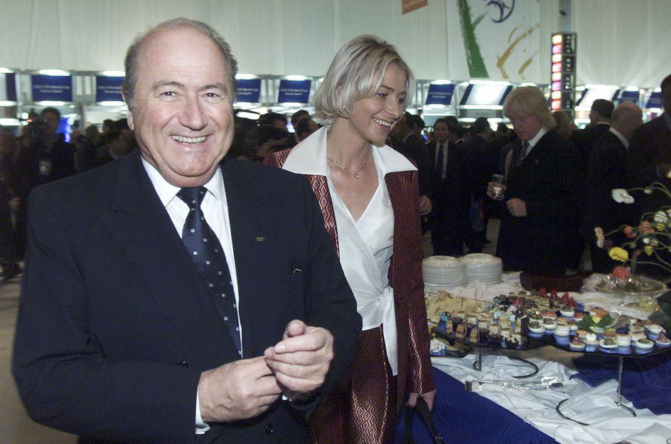 Sepp Blatter i Ilona Buguska (2001 r.)