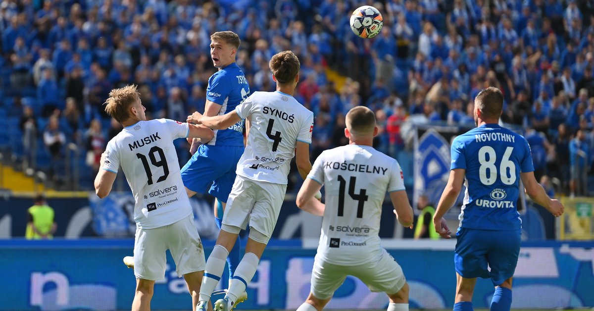 Ruch obudził się za późno. Stal Rzeszów rozbita na Stadionie Śląskim