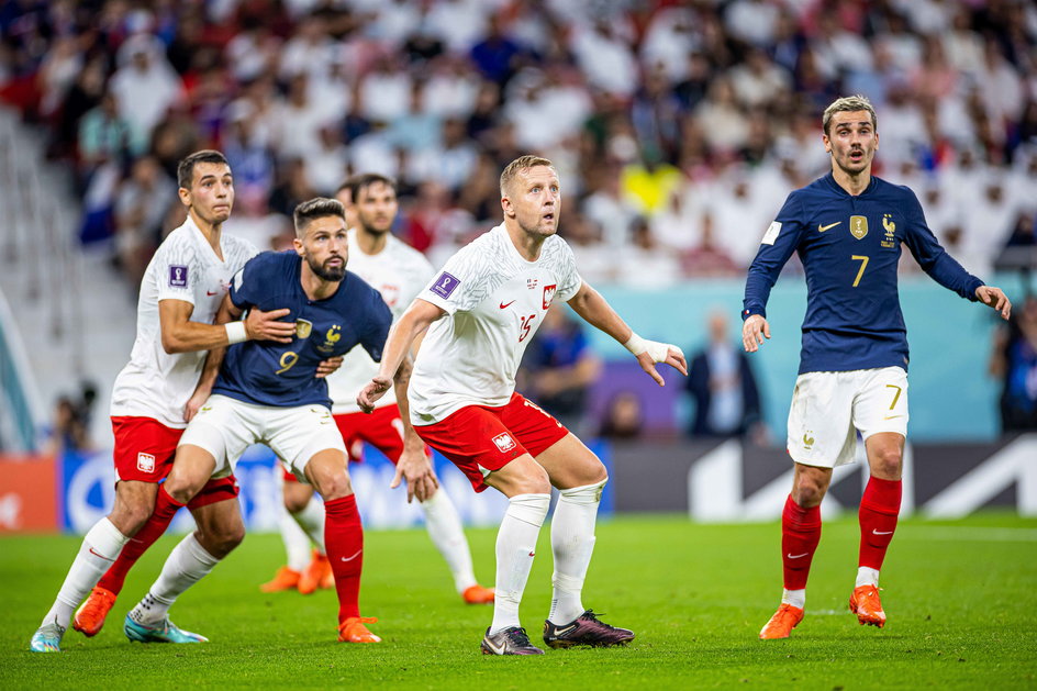 Jakub Kiwior i Kamil Glik w meczu z Francją.