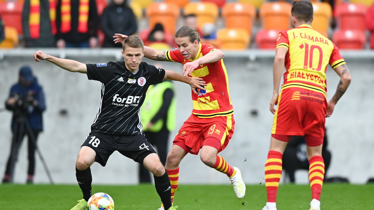 Piotr Pyrdoł (ŁKS Łódź) i Bodvar Bodvarsson (Jagiellonia Białystok)