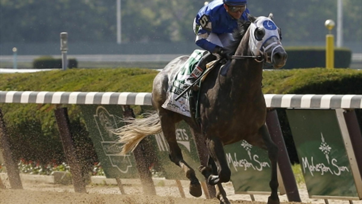 Frosted we wspaniałym stylu wygrywa Whitney Stakes