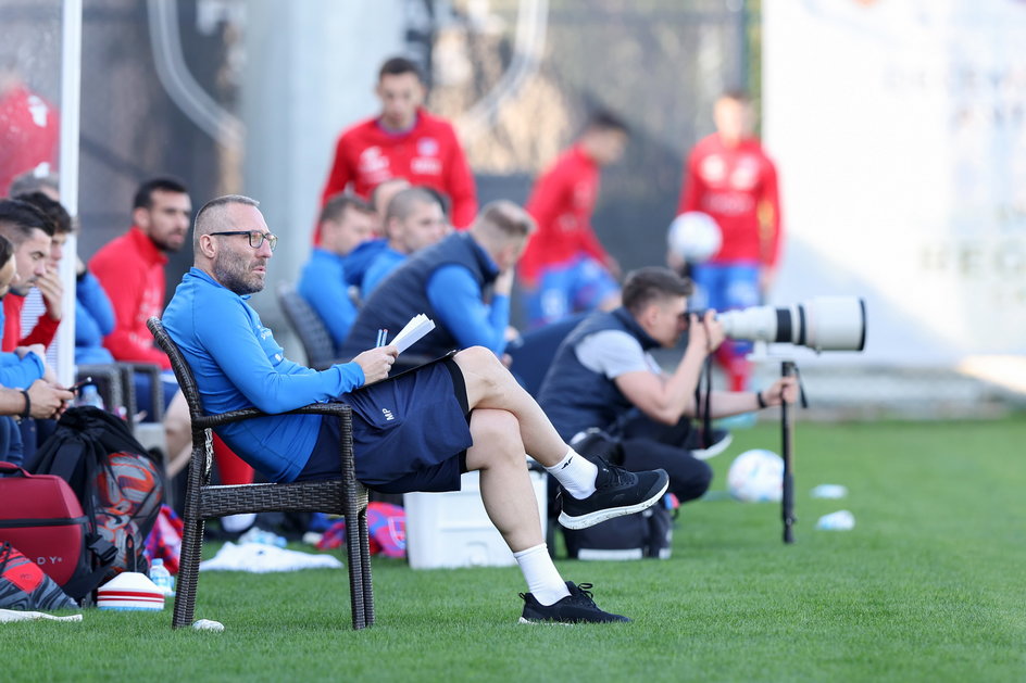 Marek Papszun podczas sparingu Rakowa