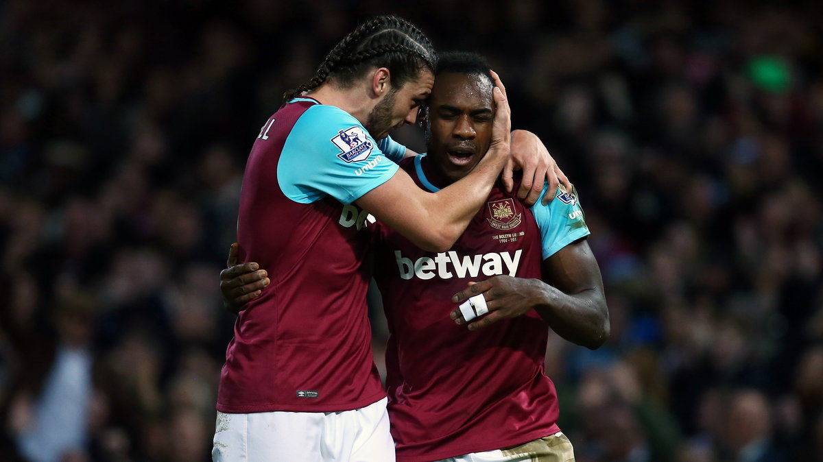 Michail Antonio, Andy Carroll (L)