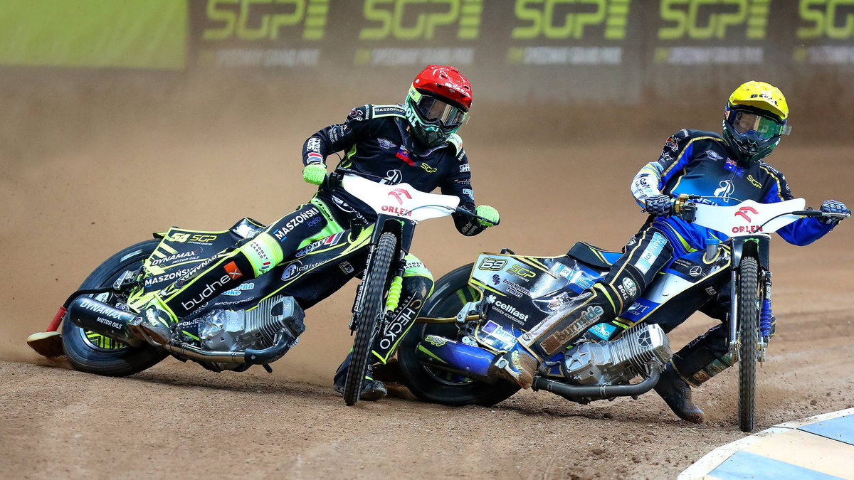 Martin Vaculik (czerwony kask) i Jason Doyle (żółty kask)