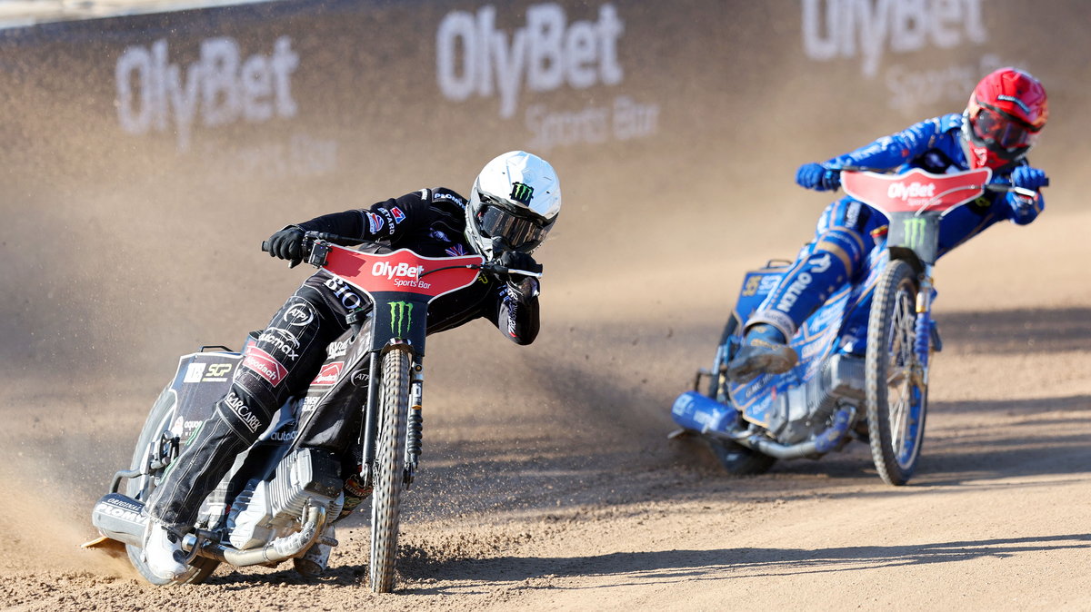 Tai Woffinden na prowadzeniu