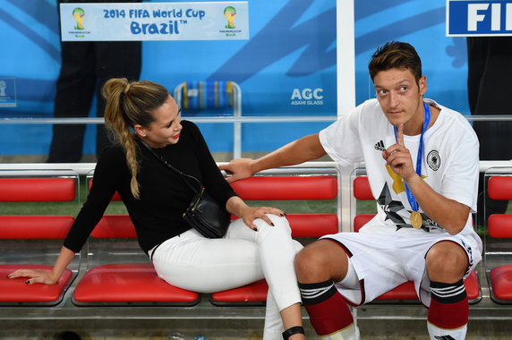 Mesut Oezil i Mandy Capristo