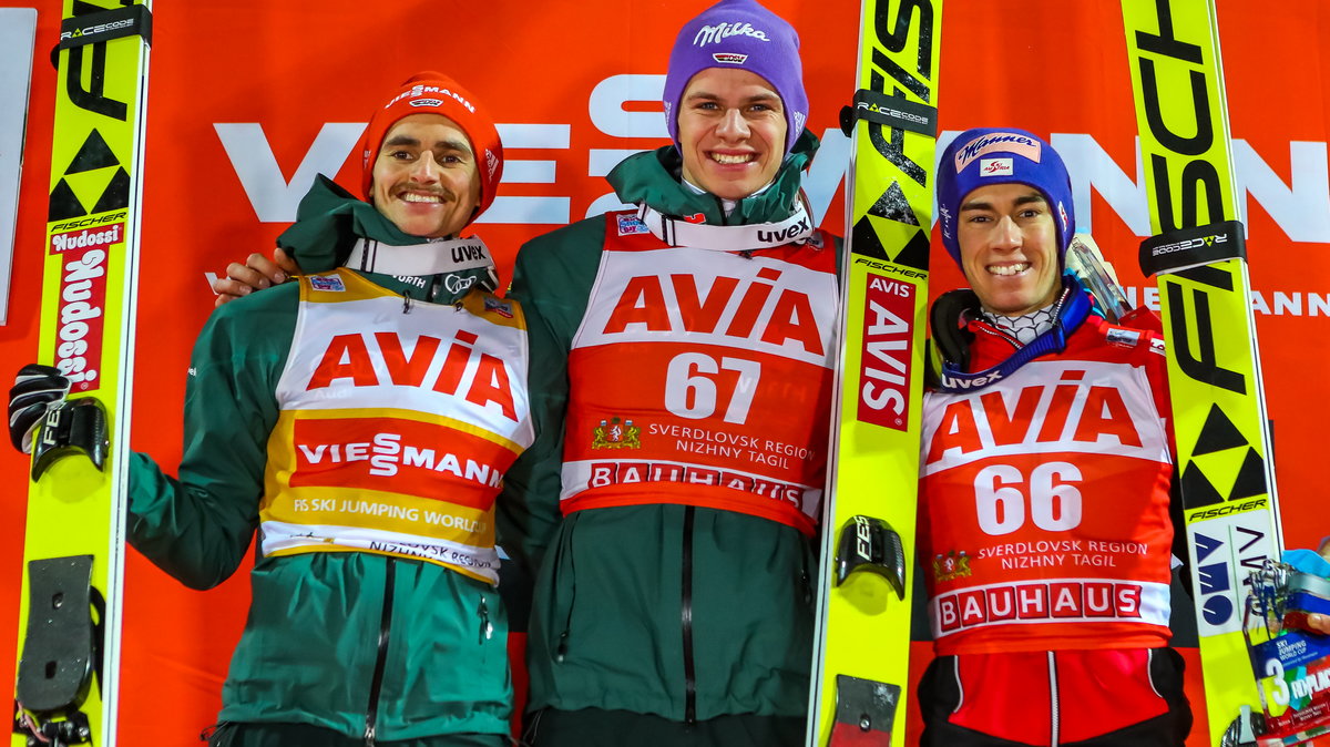 Richard Freitag (po lewej), Andreas Wellinger (w środku) i Stefan Kraft