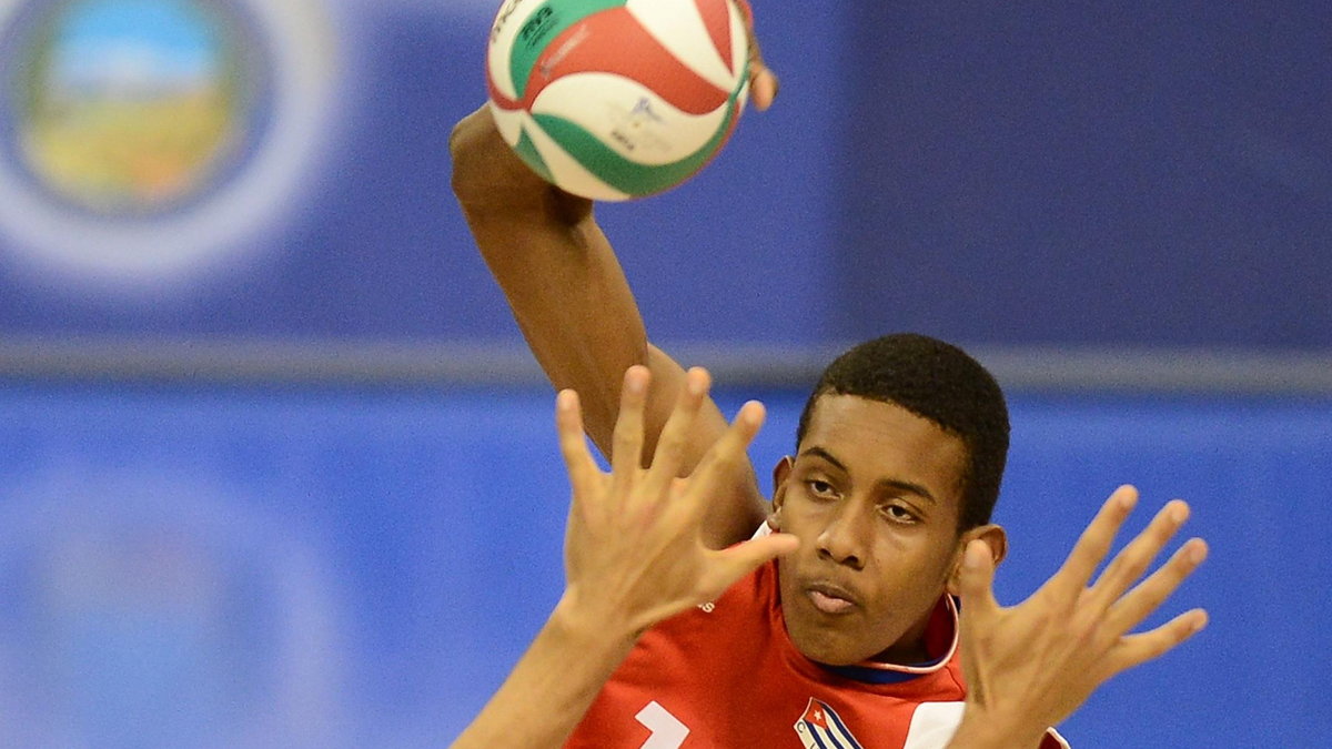 VOLLEYBALL-OLY-2012-QUALIFICATIONS-CAN-CUB