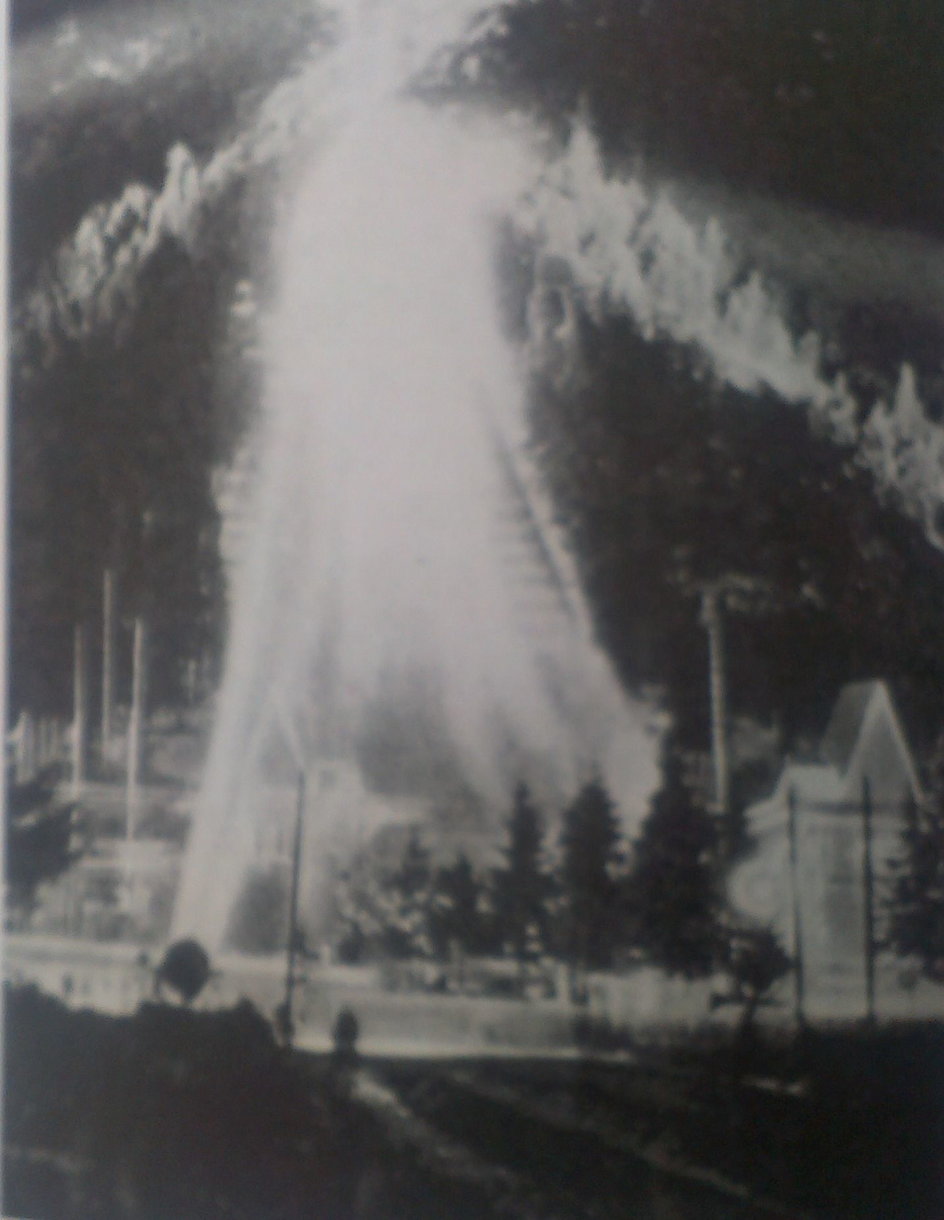 Zdjęcie iluminacji Wielkiej Krokwi z 1939, które znalazło się w monografii Stanisława Zaborniaka