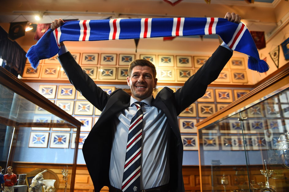 Steven Gerrard jako opiekun Glasgow Rangers