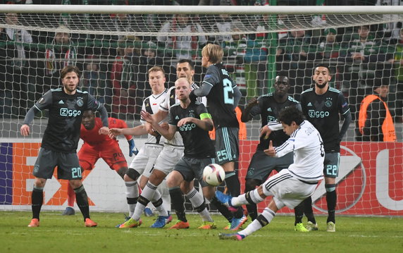 PIŁKA NOŻNA LIGA EUROPEJSKA LEGIA - AJAX AMSTERDAM (pod bramką Ajaksu)