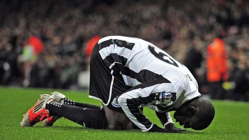 Arsenal - Newcastle Demba Ba 