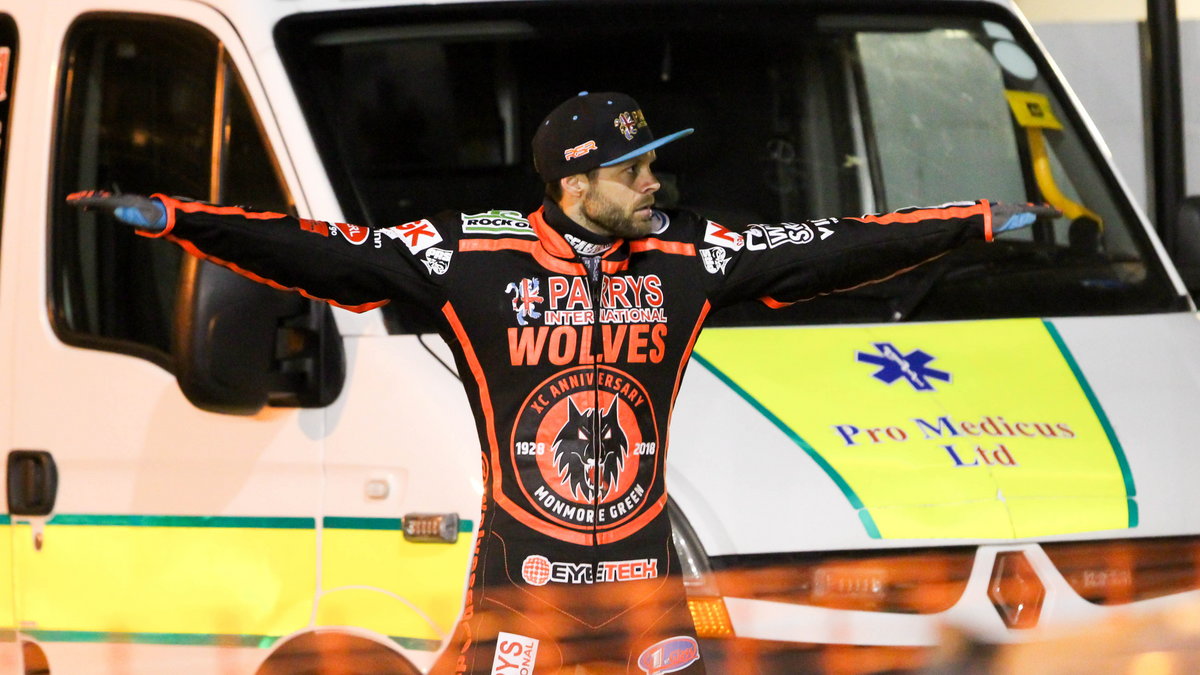 Wolverhampton Wolves znikają z Premiership razem ze swoim stadionem. Na zdjęciu Rory Schlein