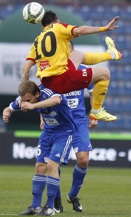 PIŁKA NOŻNA LIGA POLSKA RUCH CHORZÓW KORONA KIELCE (Bartłomiej Babiarz Michal Janota )