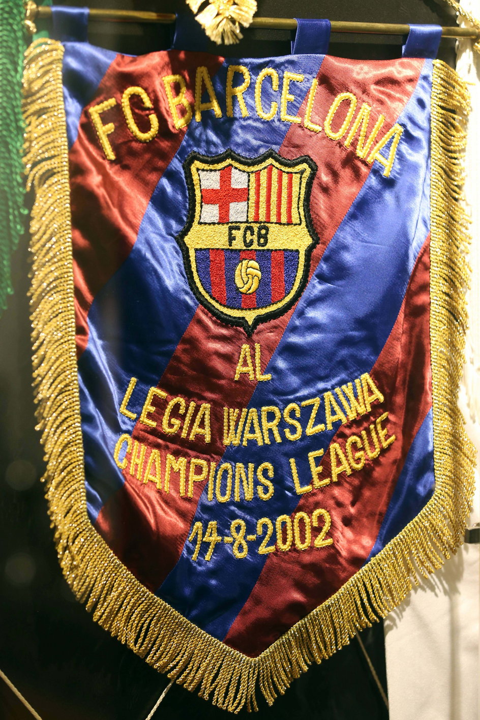 Proporczyk z meczu FC Barcelona – Legia Warszawa w 2002 roku