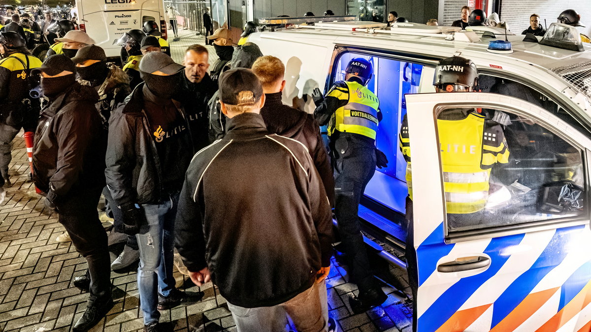 Piłkarze Legii aresztowani po meczu Legia — Alkmaar