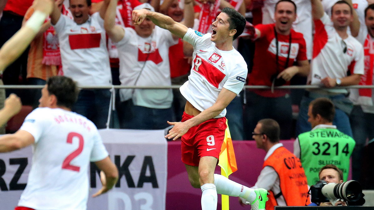 Robert Lewandowski cieszy się z gola w meczu Polska - Grecja na Euro 2012