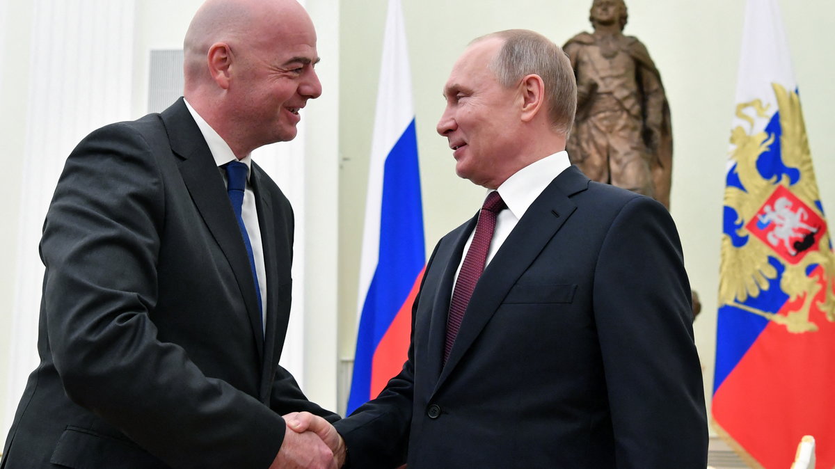 Prezydent FIFA w rozmowie z prezydentem Rosji Władimirem Putinem na Kremlu w lutym 2019 r.