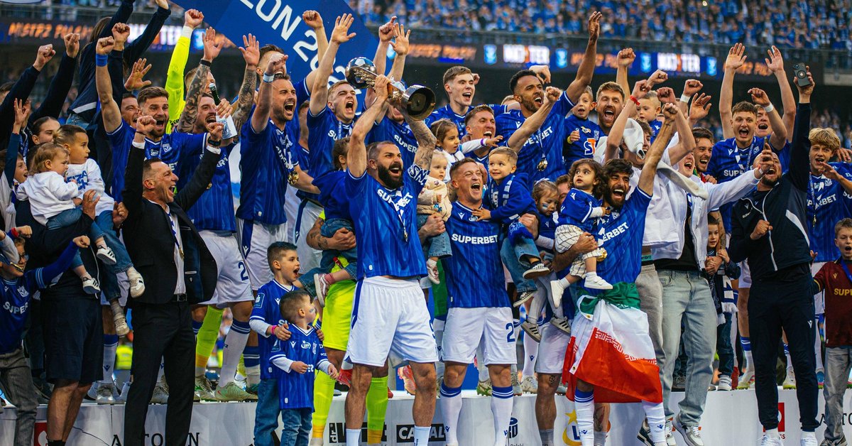 Piłkarz Lecha Poznań odchodzi. Trafi do innego klubu Ekstraklasy