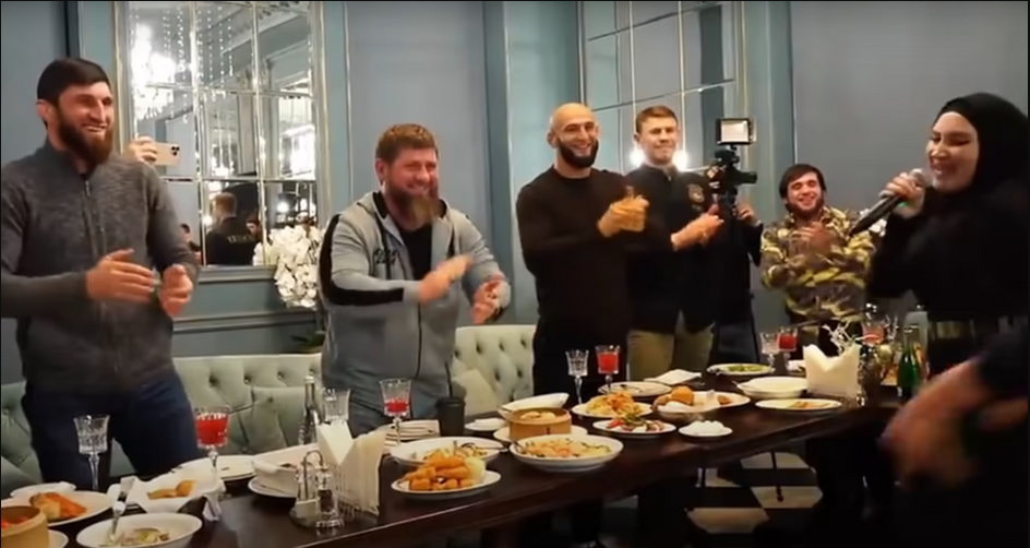 Magomied Ankalajew, Ramzan Kadyrow i Chamzat Czimajew podczas przyjęcia w Groznym – 3 grudnia 2021 r