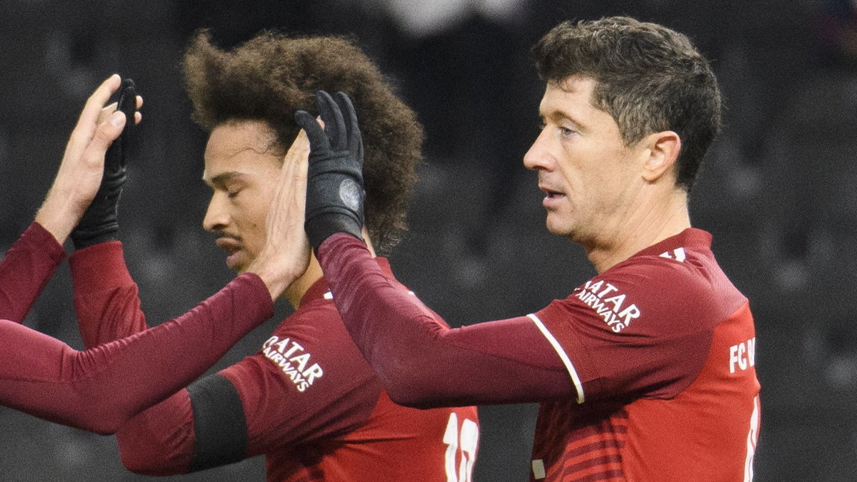 Robert Lewandowski (z prawej), Leroy Sane (z lewej)