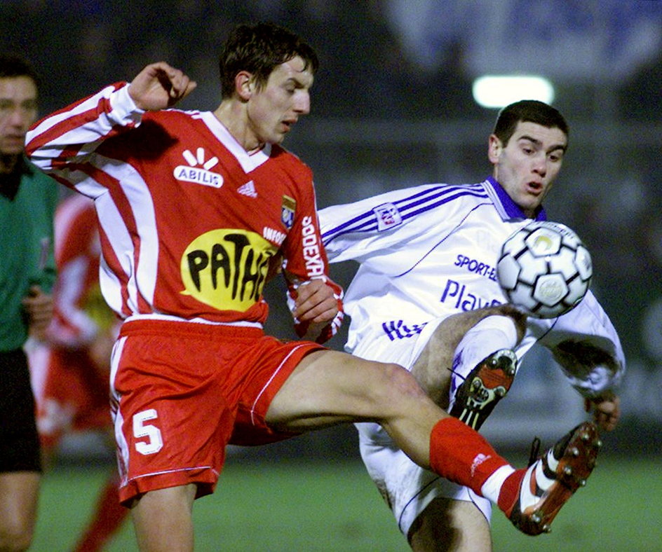 2000. Jacek Bąk w meczu przeciwko Auxerre