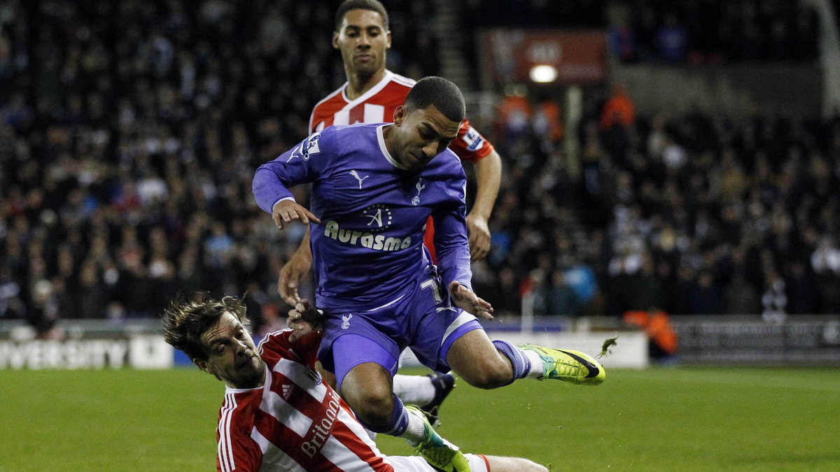 Stoke City - Tottenham: Jonathan Woodgate (L)